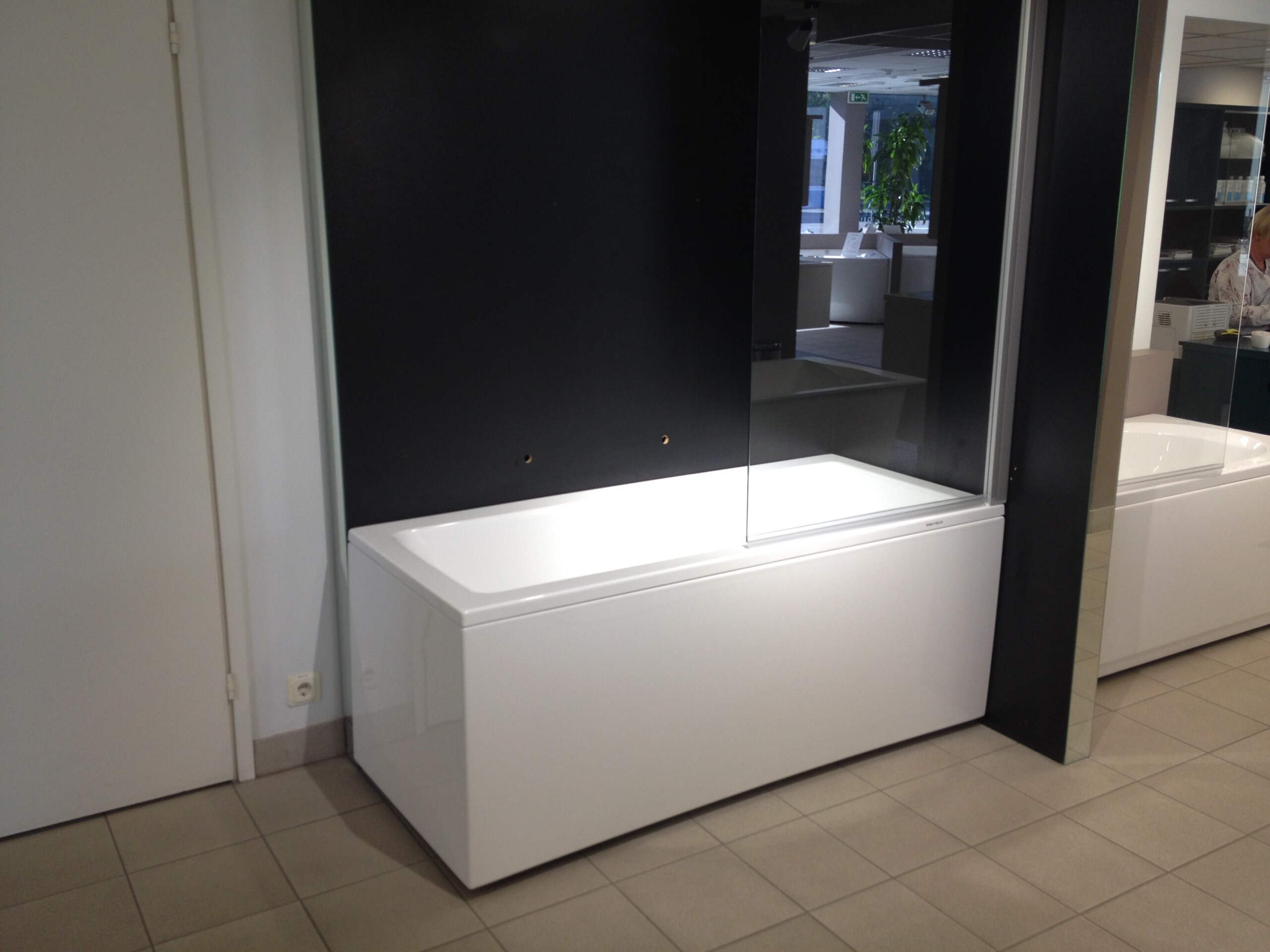 Forma sirgjooneline akrüülvann