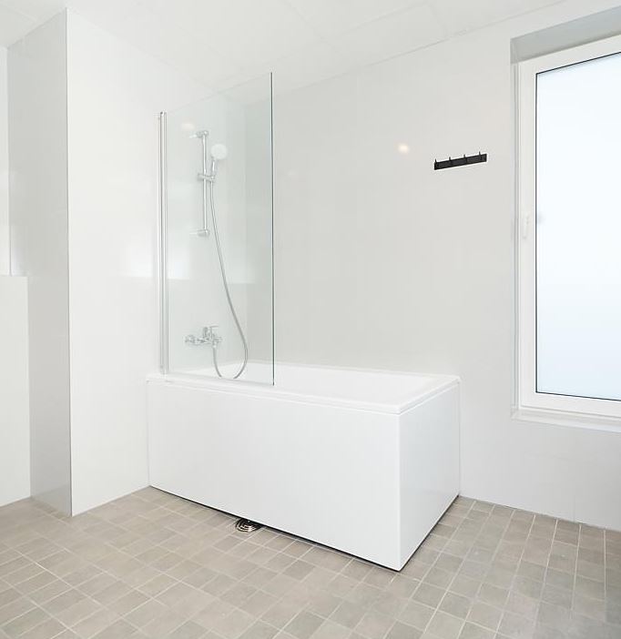 Forma sirgjooneline akrüülvann