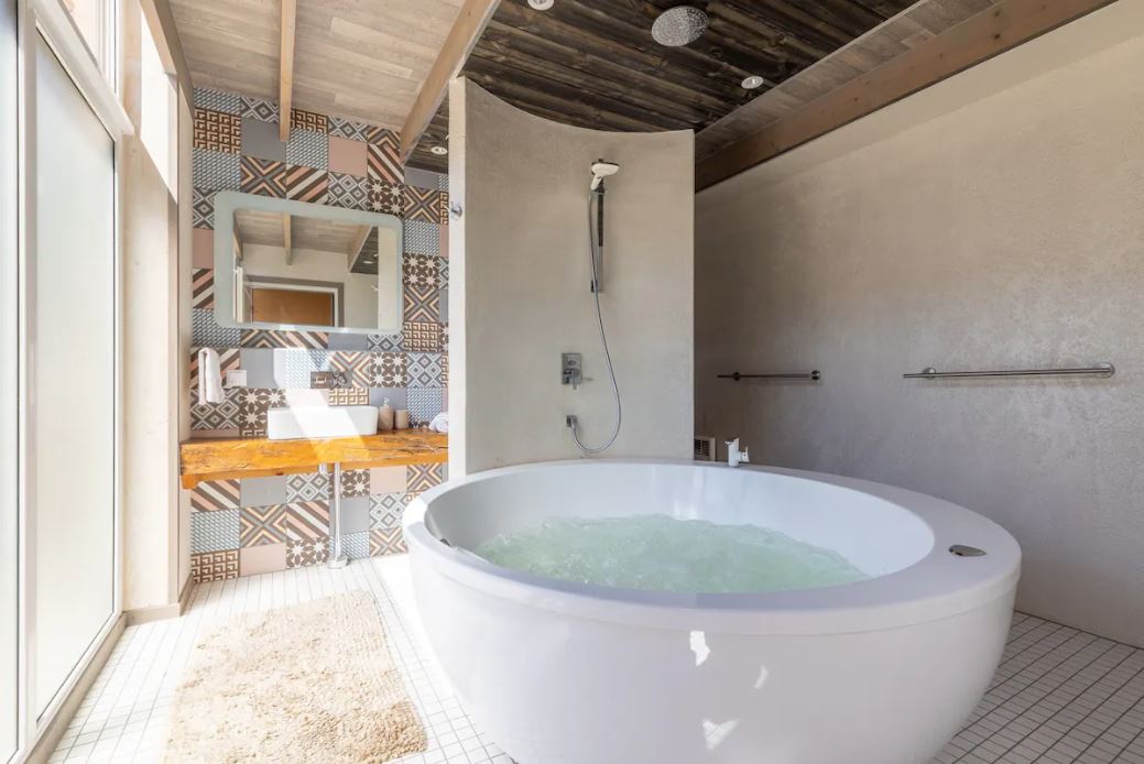 Madonna akrüülvann