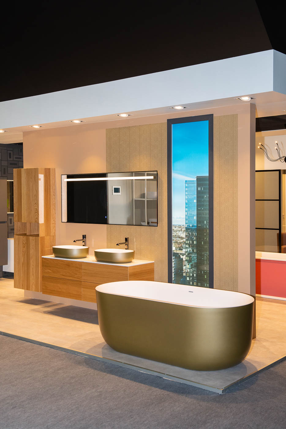 Marin kuldne kivivann Frankfuri messil