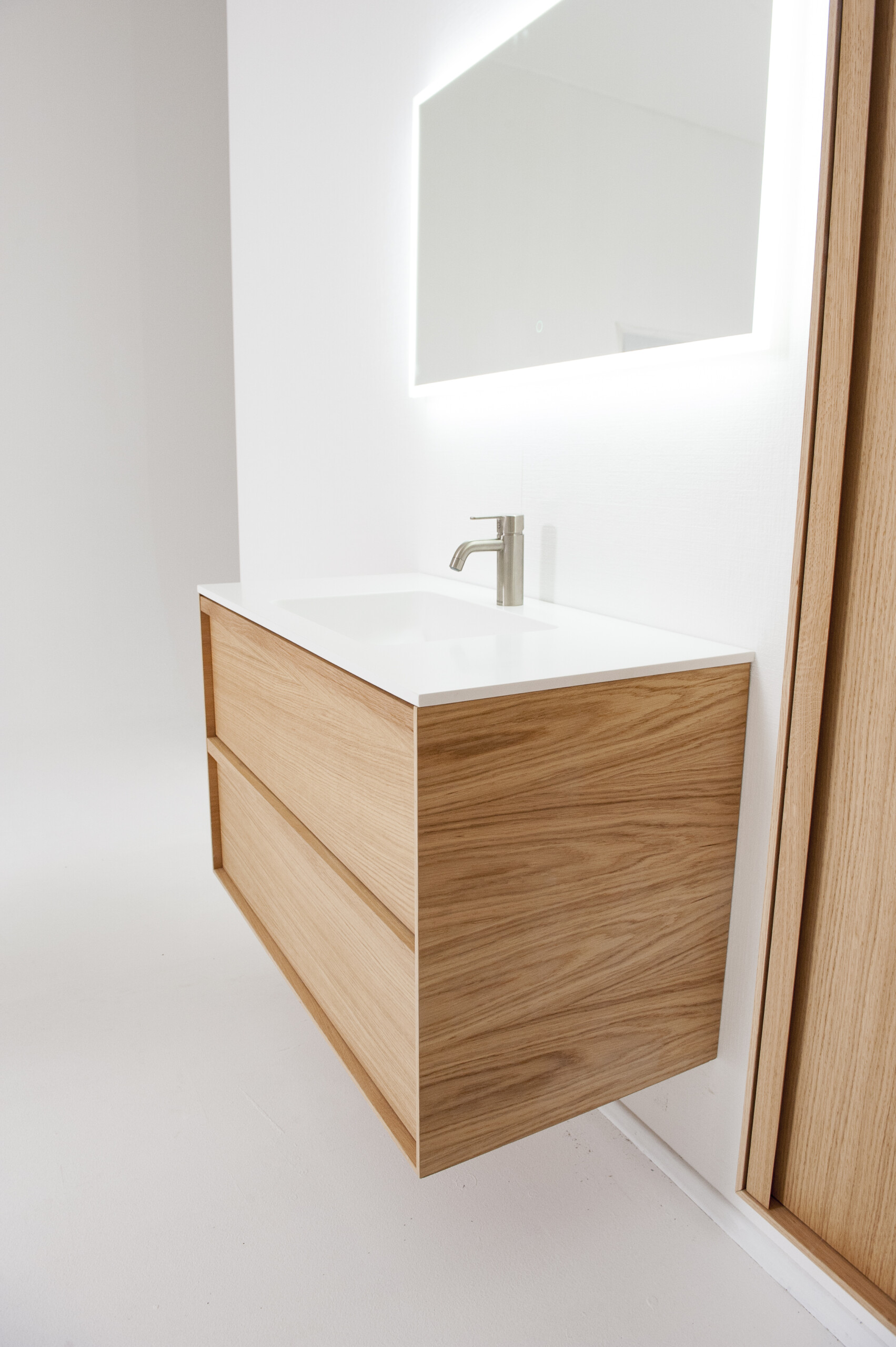 Carre vannitoamööbel