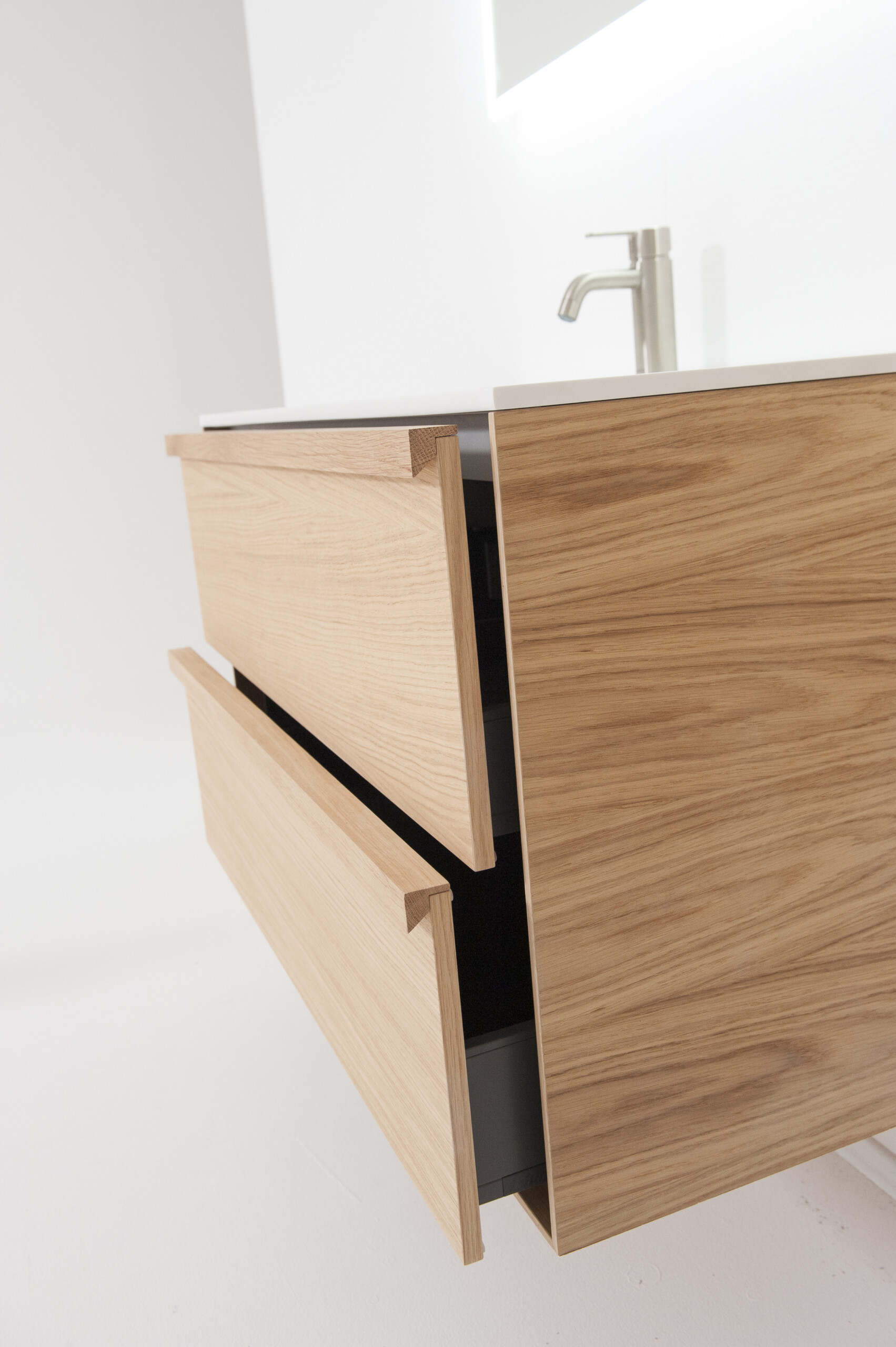 Carre vannitoamööbel