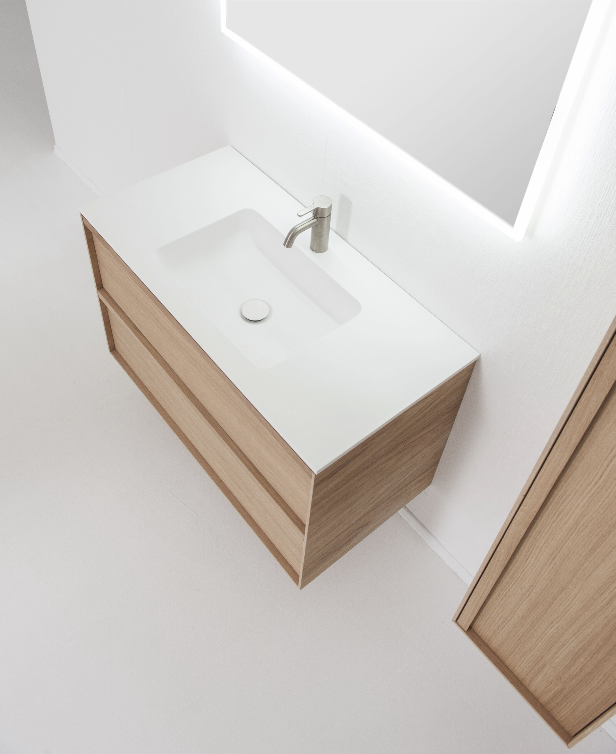 Carre vannitoamööbel