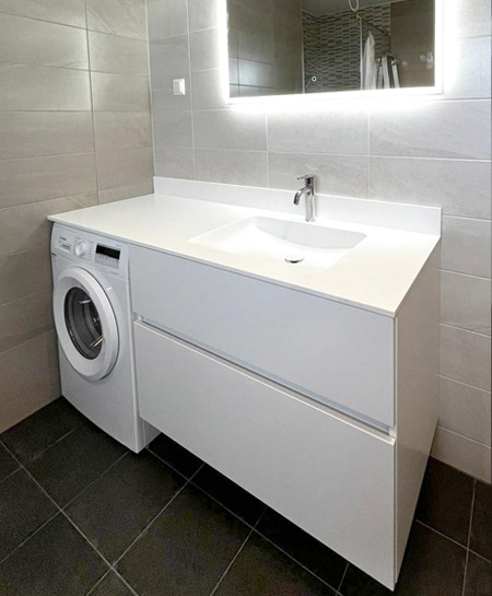 Grada XL vannitoamööbel valge viimistlusega, Xonyx lettvalamu ja integreeritud pesumasin