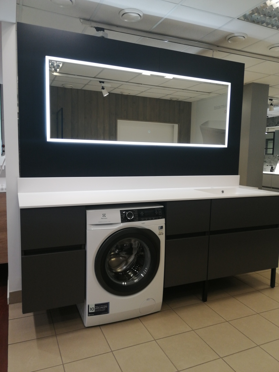 Grada XL vannitoamööbel 60 cm sügavusega, tammespoon viimistlus ja Xonyx lettvalamu