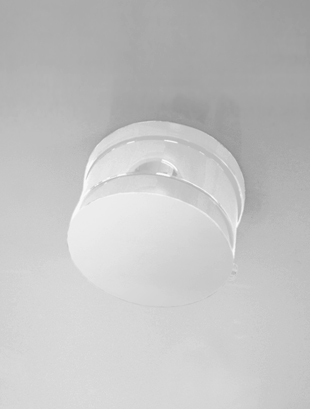 Ülevoolust täitmine valge viimistlusega