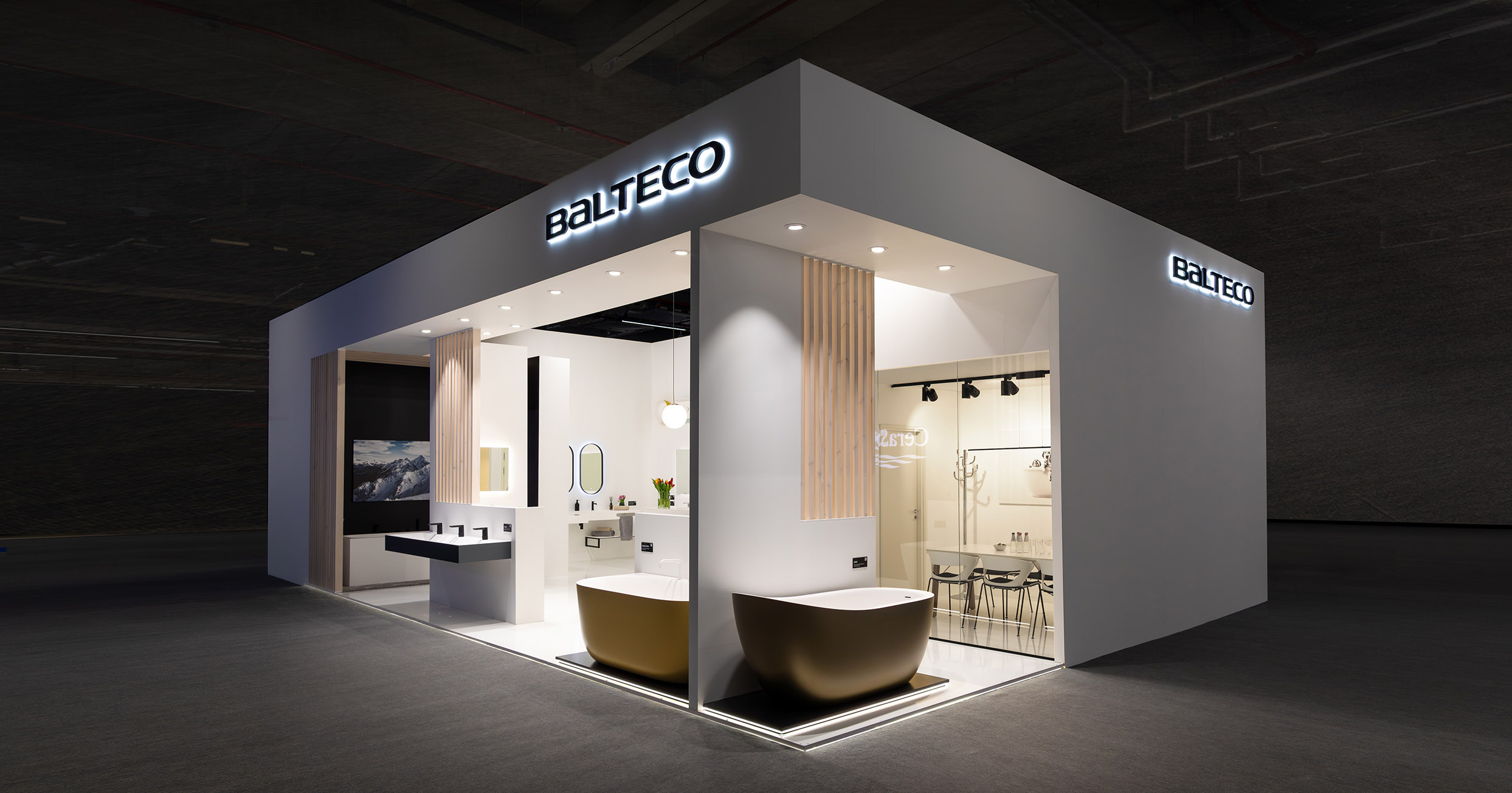 Balteco trade fair booth featuring Xonyx™ solid surface baths and basins, designed for distributors and project partners